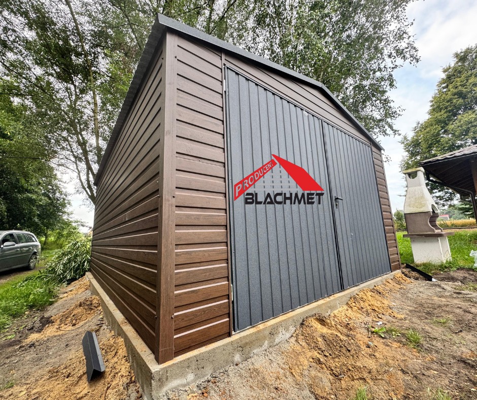 Garaż blaszany dwuspadowy, brama dwuskrzydłowa, jednostanowiskowy 4x6